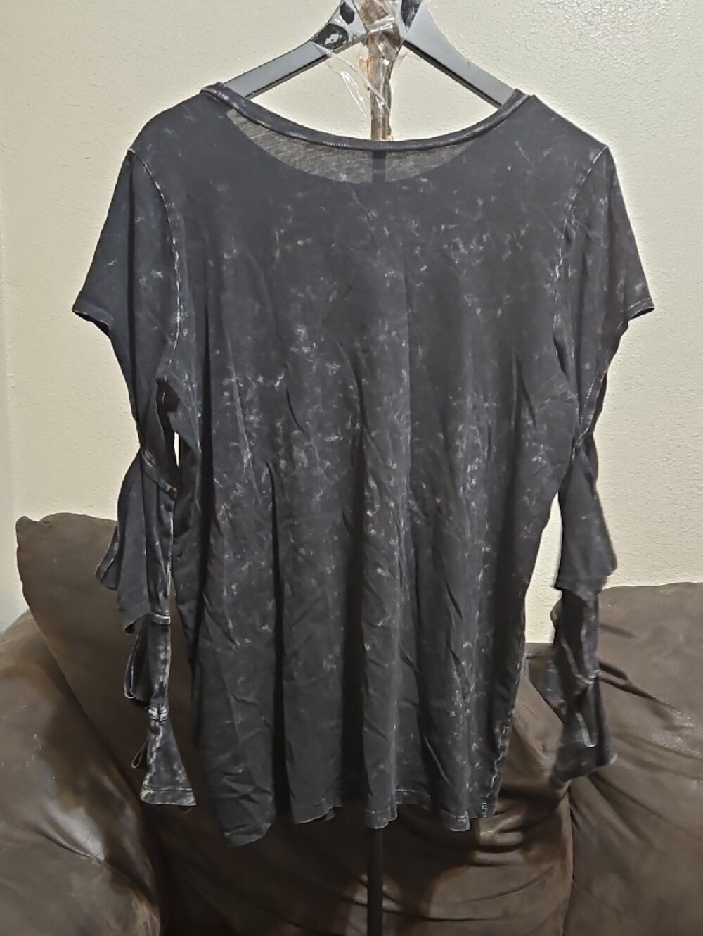 torrid Black Long Sleeve Tee with Gold Snake Graphic - Picture 5 of 7